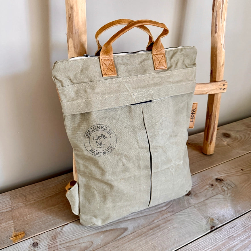 Recycelter Canvas Rucksack mit Leder details | Nachhaltige Tragetasche Eco Friendly | Großer Rucksack Unisex Upcycling | Liefe NL