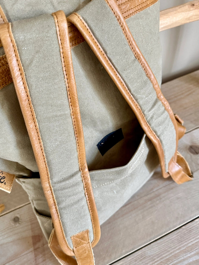 Recycelter Canvas Rucksack mit Leder details | Nachhaltige Tragetasche Eco Friendly | Großer Rucksack Unisex Upcycling | Liefe NL